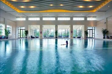 Otel Suzhou Jinji Lake Grand