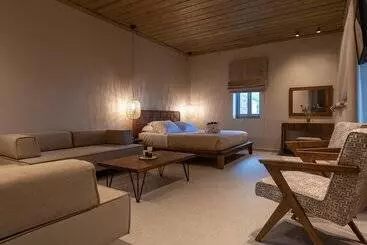 هتل Limeni Village