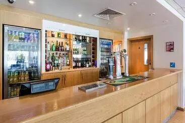 酒店 Travelodge Sunbury M3