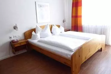 膳宿费 Rommentaler Burgstüble