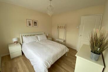 شقق خاصة سياحية Isle Of Anglesey Spacious Home