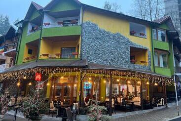 Pensiunea Izvoare Olanesti 3