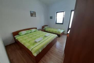 آپارتمانهای توریستها Studio Apartments Oleg Ohrid