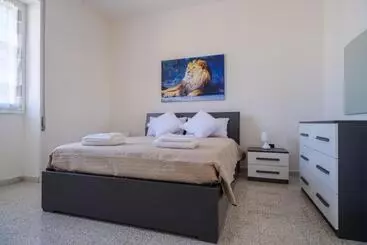 ツーリストアパートメント The Queen In Love Ro