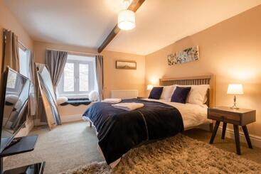 ツーリストアパートメント Peep O Day Stylish 4bedroom Cottage With Dale View