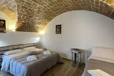 تختخواب و صبحانه L Antico Soffitto Tropea