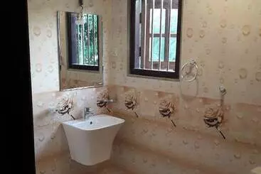 تختخواب و صبحانه Ravinvilla