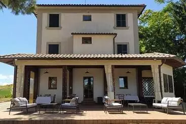 Turistihuoneistot Immaculate 1bedroom Apartment In Ortezzano