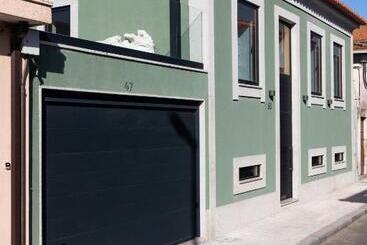 آپارتمان‌های توریست‌ها Green House By Shi Studio