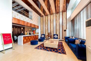 هتل Divine Lakshmi Ganga