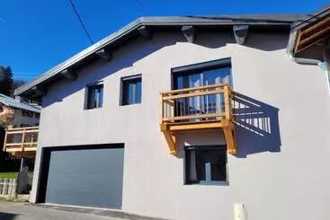 Turistihuoneistot Gîteduruisseau73, Heart Of French Alps Paradiski, Maison Entière 80m2 Au Calme, 2 Chambres 2 Salles