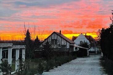 Platán Apartmanház