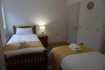 ツーリストアパートメント Whitehorse House