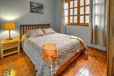 Tourist flats Beachfront Villa Sea Breeze W Ac And Pool