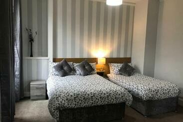 צימר Dunmoore Guesthouse