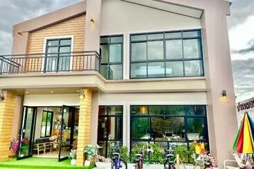 Hotel โรงแรมบ้านหมอบิวแก่งคุดคู้