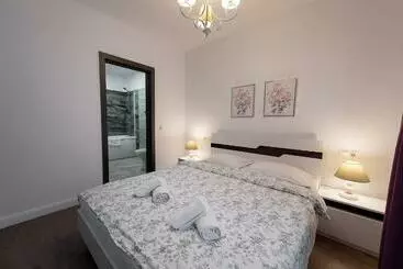 Tonitza Apartments