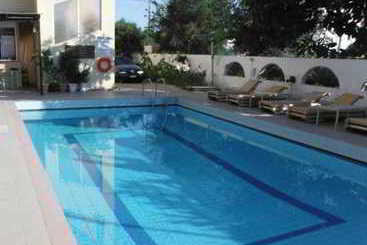 Апарт-отель Estia Beach