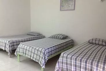 בית מלון כפרי Royale Hummingbird Cliff Resort