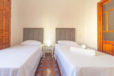 Tourist flats Appartement Familial Au Centre Miramar