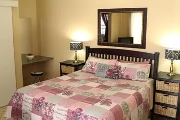 Pension De La Rose Guesthouse