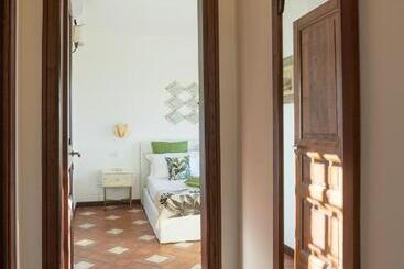 Жильё для туристов Villa Aurora Pool & Fitness