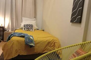 پانسیون City Stadium 5 Minutes Walk