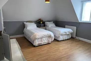 Tourist flats Harbour Street Rooms