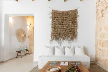 בית מלון כפרי S Enclova Petit