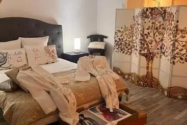 Pensiune Les Canoubiers Luxe Et Sérénité Au Cœur De Saint Tropez Suites Spacieuses Avec Jardin Enchanteur
