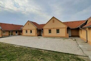 펜션 Sanyi Vendégház