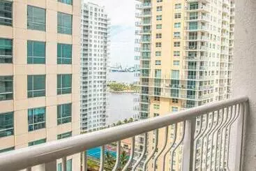 Huoneistohotelli Modern And Luxurious Brickell Studio
