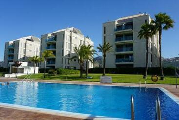 Turistlägenheter Denia Beach Suite With Pool, Sun Terrace And Tennis Court