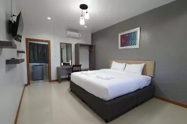 Hotelli โรงแรมอินทราเพลส