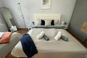 آپارتمان‌های توریست‌ها Luxury Riverside Panorama Apartment