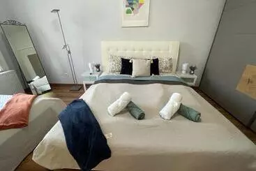 آپارتمان‌های توریست‌ها Luxury Riverside Panorama Apartment