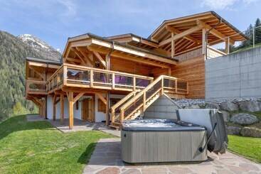 דירות לתיירים Crystal De Neige Luxury Chalet Spa & Jacuzzi