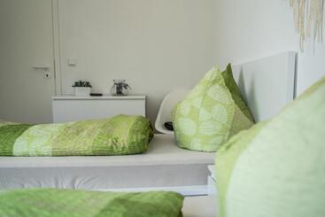 관광객 아파트 Malerische Maisonettewohnung Mit Zwei Balkonen