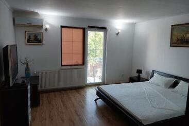 Turistlägenheter Casa Doros