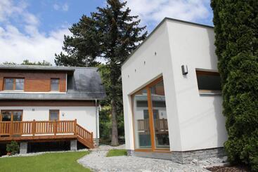 Pension Vila Apalucha49 čeladná   12 Osob