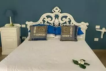 تختخواب و صبحانه Pompei Terafi Home