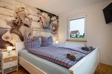 ツーリストアパートメント Ferienwohnung Ellenweiler Bis 10 P