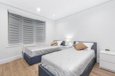 ペンション Goldbeaters House