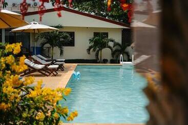 The Waterfront Hotel At Fishermans Village