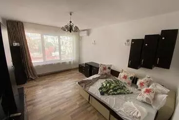 ツーリストアパートメント Apartament De Lux