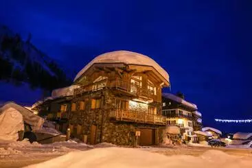 تختخواب و صبحانه Chalet Monte Bianco