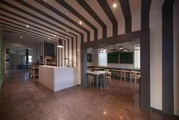 Majatalo Hostal Al Porto