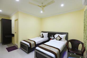 فندق Salbala Inn   Near Airport