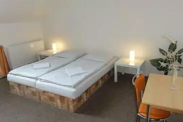 Majatalo Penzion U Hradeb