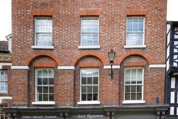 Appartements touristiques Most Central Luxury Grade 2 Listed Apartment Overlooking Shrewsbury Square   Free Parking